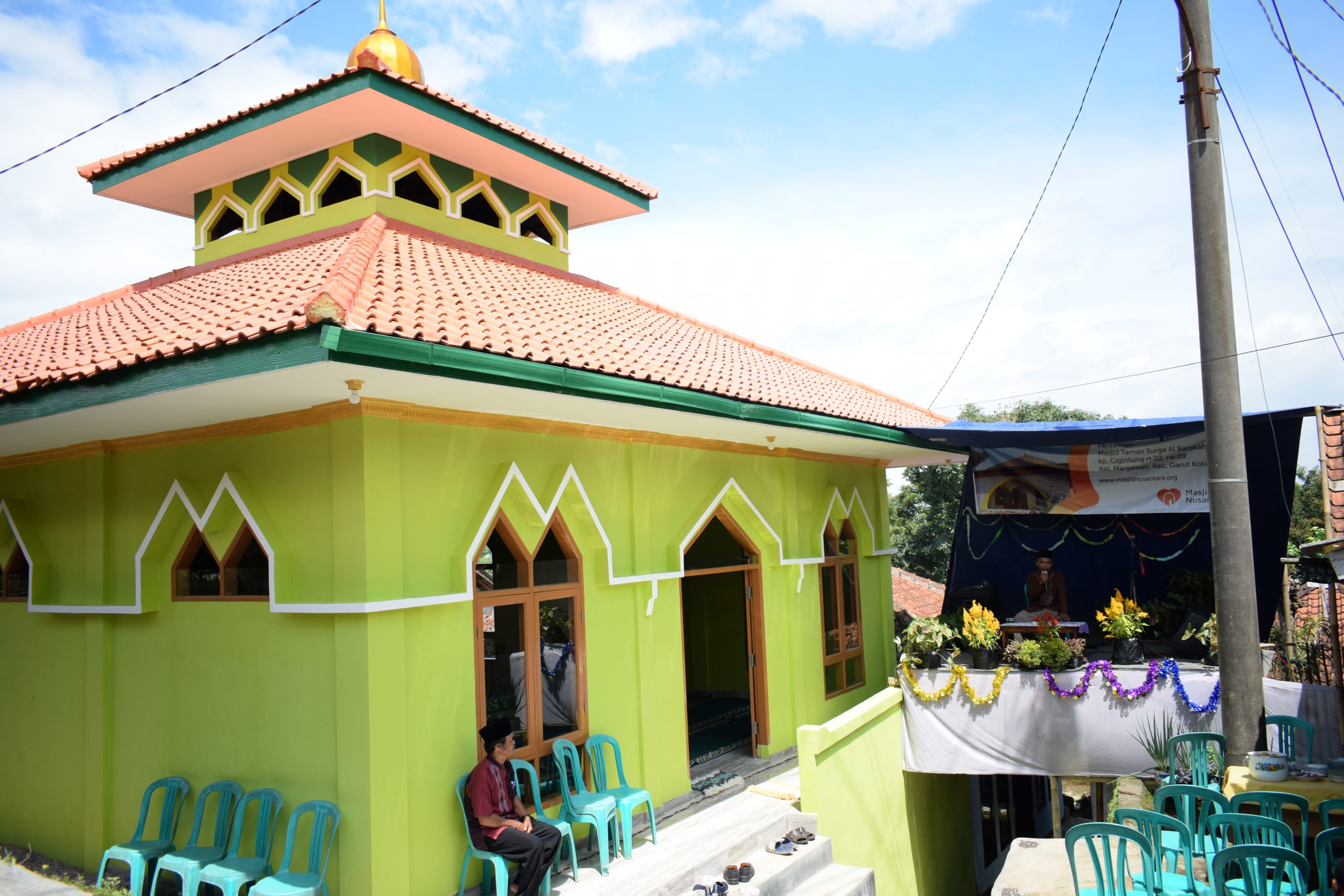 THE POWER OF GOTONG ROYONG, Bangun Masjid Hanya 90 Hari
