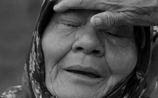 Ustadz Adi Hidayat: Saya Ganti Pakaian Lusuh Ibunda dengan Kain Ihram