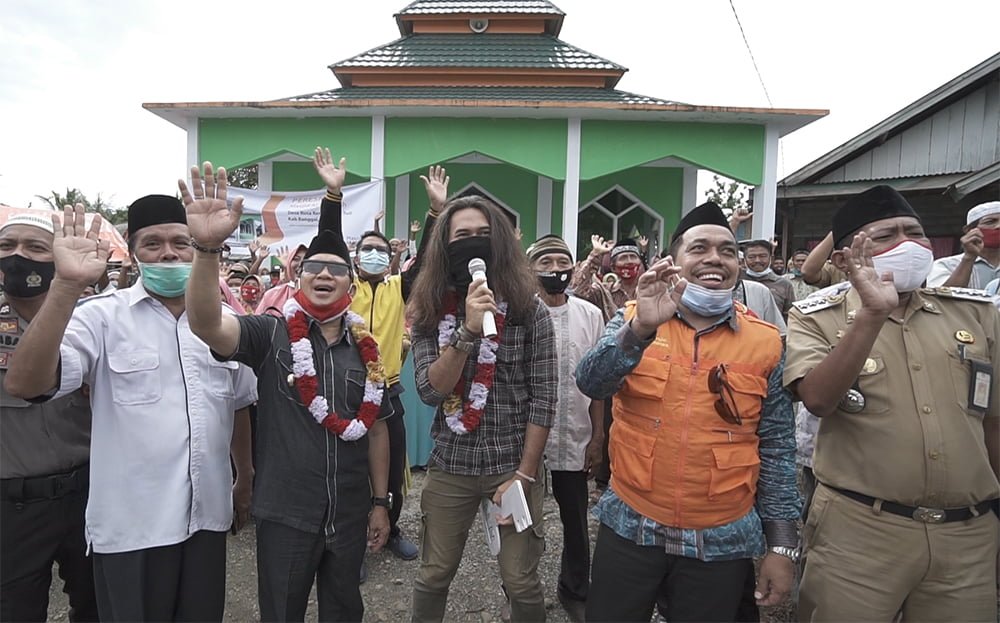 Transformasi Mushola Sempit Menjadi Masjid Layak, Aktor Adhin: Ini Masjid Kalian
