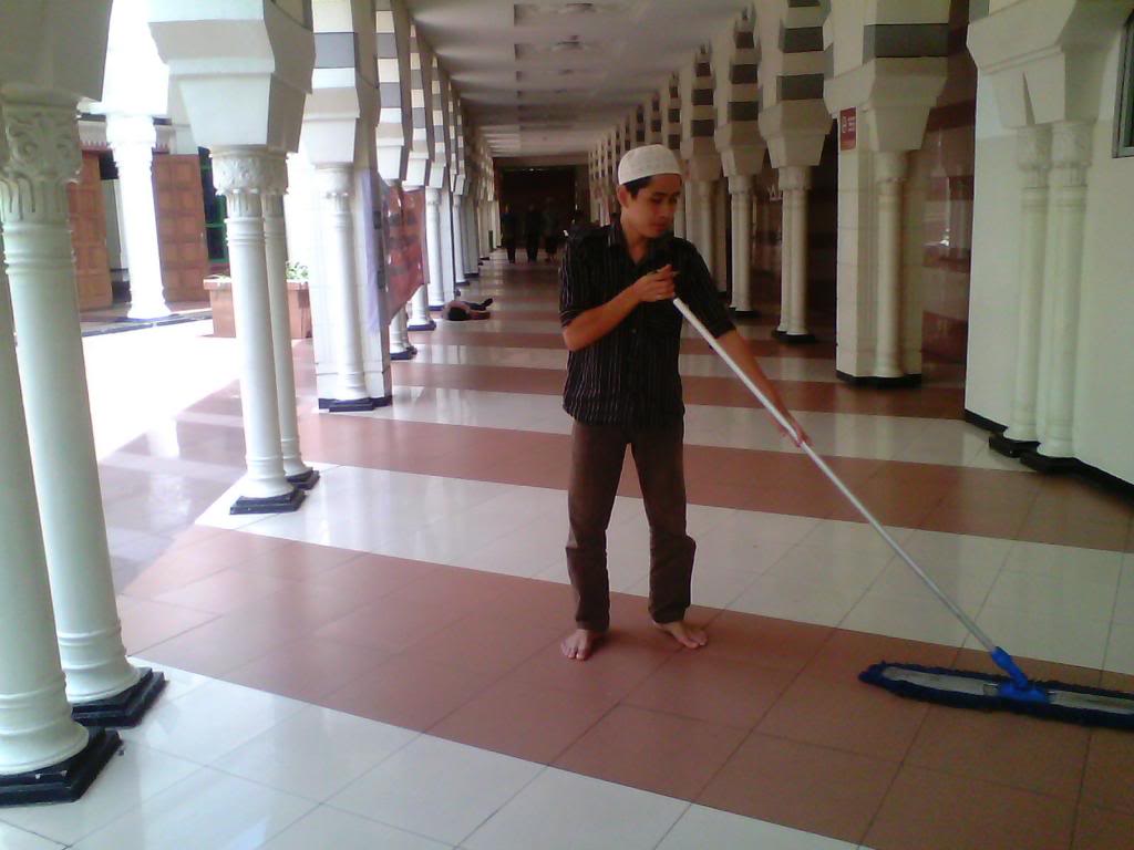 MASJID NUSANTARA – Memuliakan Marbot Masjid, Apa Saja Keutamaannya