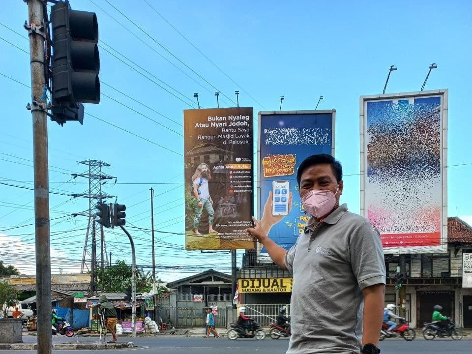 Sindir Elite Politik, Baliho Ajakan Bangun Masjid Ini Viral di Medsos
