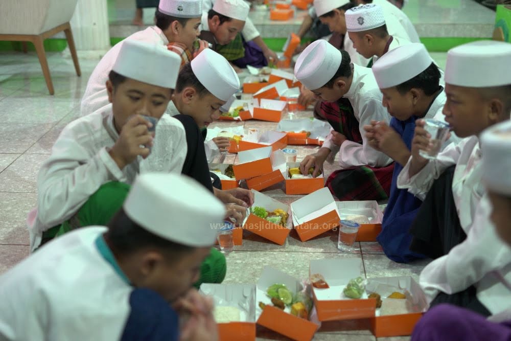 Meriah, Penyaluran Fidyah di Bandung Raya