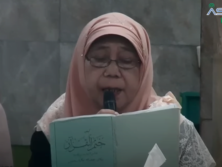 Inilah Ayat yang Dibaca Ustadzah Taslimah Jelang Wafat