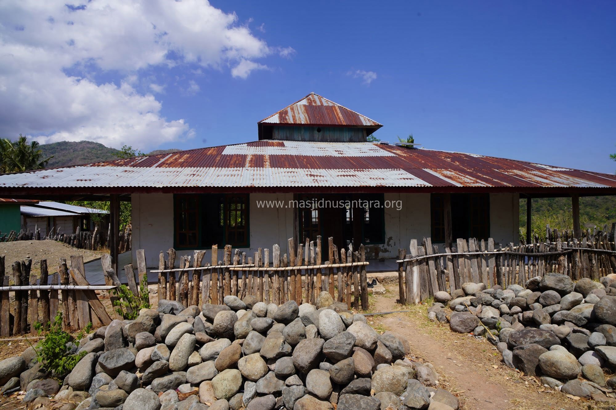 Masjid Turun Temurun Di Tanah Ra’ong