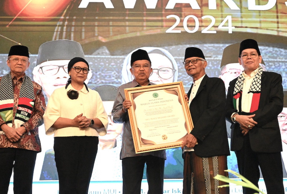MUI Anugerahi Jusuf Kalla, Retno Marsudi Mujahid dan Mujahidah Awards